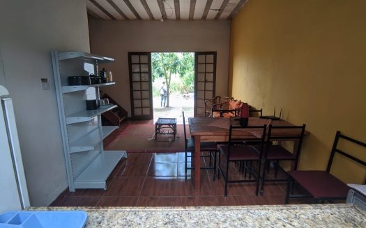 CLM 912 – Casa Pra Locação no Bairro Paraty Mirim a Poucos Mts da Praia