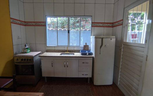 CLM 912 – Casa Pra Locação no Bairro Paraty Mirim a Poucos Mts da Praia