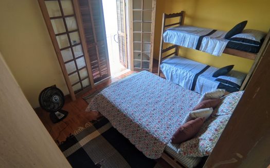 CLM 912 – Casa Pra Locação no Bairro Paraty Mirim a Poucos Mts da Praia