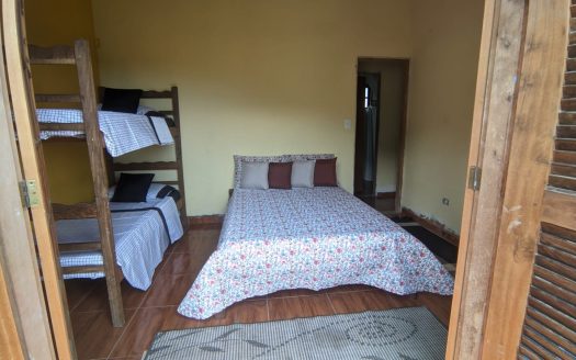 CLM 912 – Casa Pra Locação no Bairro Paraty Mirim a Poucos Mts da Praia
