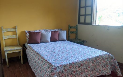 CLM 912 – Casa Pra Locação no Bairro Paraty Mirim a Poucos Mts da Praia