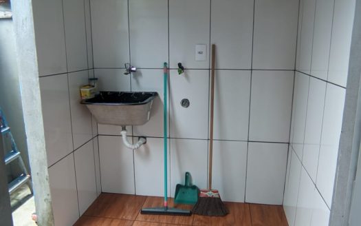 CLM 912 – Casa Pra Locação no Bairro Paraty Mirim a Poucos Mts da Praia