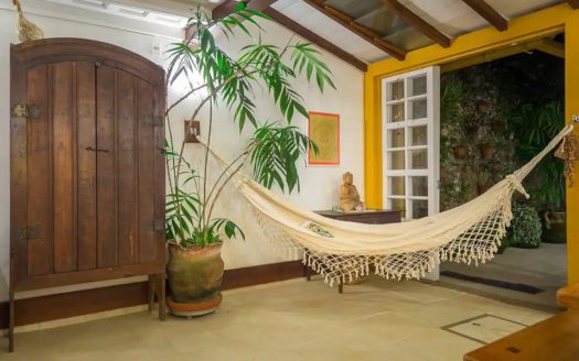 CVP 997 – Harmoniosa Casa a Venda no Centro Histórico a Poucos Passos do Cais