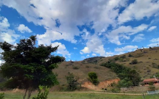 CVC 1142 – Belíssima Chácara a Venda no Bairro Catióca em Cunha – SP