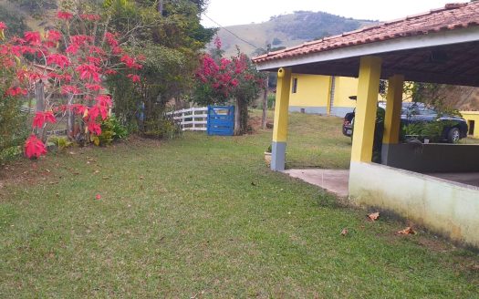 CVC 1142 – Belíssima Chácara a Venda no Bairro Catióca em Cunha – SP