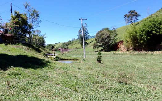 CVC 1142 – Belíssima Chácara a Venda no Bairro Catióca em Cunha – SP
