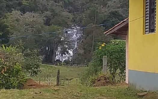 CVC 1142 – Belíssima Chácara a Venda no Bairro Catióca em Cunha – SP