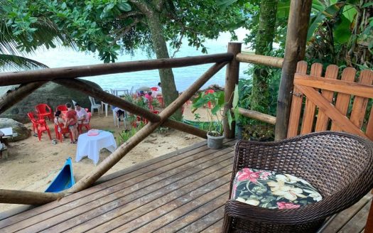 CVP 1293 – Lindo Chalé Frente ao Mar Pé na Areia na Ilha do Cedro