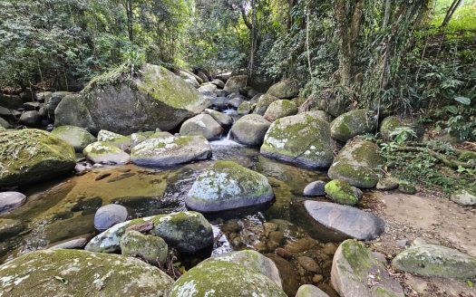 CVP 1310 – Linda Chácara Estilo Colonial com Frente Pra Cachoeira no Bairro do Penha