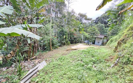 CVP 1310 – Linda Chácara Estilo Colonial com Frente Pra Cachoeira no Bairro do Penha