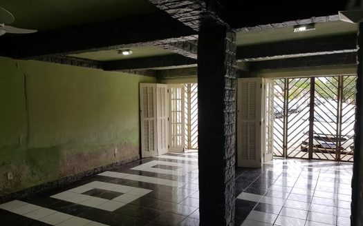 CVP 1247 – Casa com Ponto Comercial a Venda no bairro Patitiba a Poucos Metros do Centro