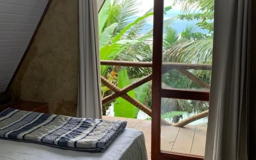 CVP 1293 – Lindo Chalé Frente ao Mar Pé na Areia na Ilha do Cedro