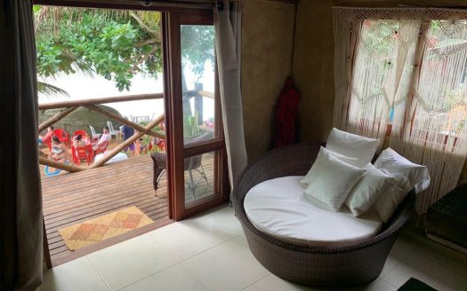 CVP 1293 – Lindo Chalé Frente ao Mar Pé na Areia na Ilha do Cedro