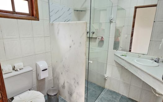 PVP 1335 – Linda Pousada no Bairro Vila Colonial em Paraty RJ