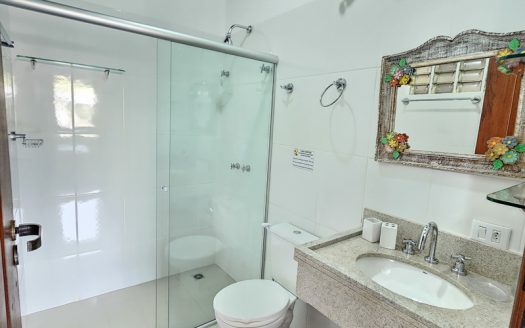 CVP 1352 – Charmosa Casa Com Linda Vista para o Mar em Condomínio Alto Padrão no Bairro Praia Grande em Paraty