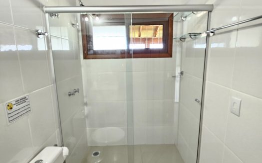 CVP 1352 – Charmosa Casa Com Linda Vista para o Mar em Condomínio Alto Padrão no Bairro Praia Grande em Paraty