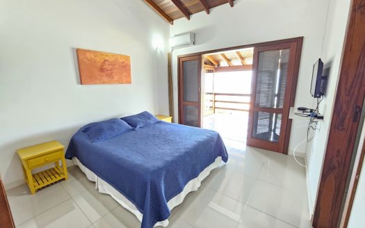 CVP 1352 – Charmosa Casa Com Linda Vista para o Mar em Condomínio Alto Padrão no Bairro Praia Grande em Paraty