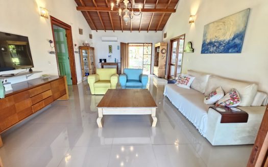 CVP 1352 – Charmosa Casa Com Linda Vista para o Mar em Condomínio Alto Padrão no Bairro Praia Grande em Paraty