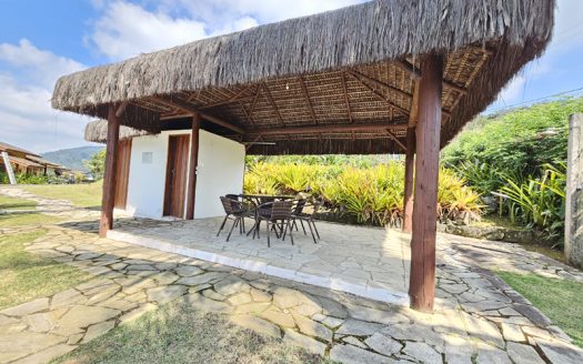 CVP 1352 – Charmosa Casa Com Linda Vista para o Mar em Condomínio Alto Padrão no Bairro Praia Grande em Paraty