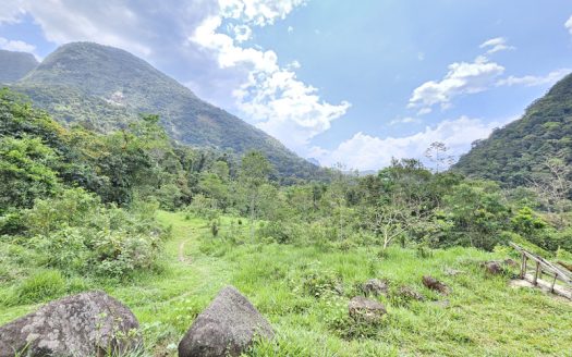 SVP 1361 – Belíssimo Sítio Com Cachoeiras e Nascentes no bairro Barra Grande