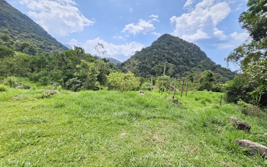 SVP 1361 – Belíssimo Sítio Com Cachoeiras e Nascentes no bairro Barra Grande