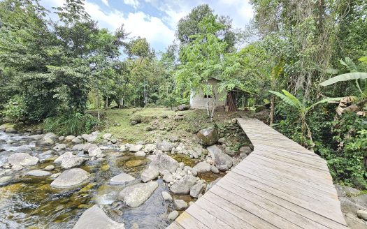 SVP 1361 – Belíssimo Sítio Com Cachoeiras e Nascentes no bairro Barra Grande