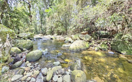 SVP 1361 – Belíssimo Sítio Com Cachoeiras e Nascentes no bairro Barra Grande