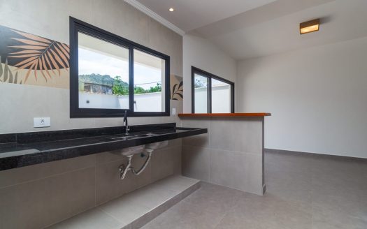 CVP 1380 – Belíssima Casa Alto Padrão em Condomínio na Ponte Branca